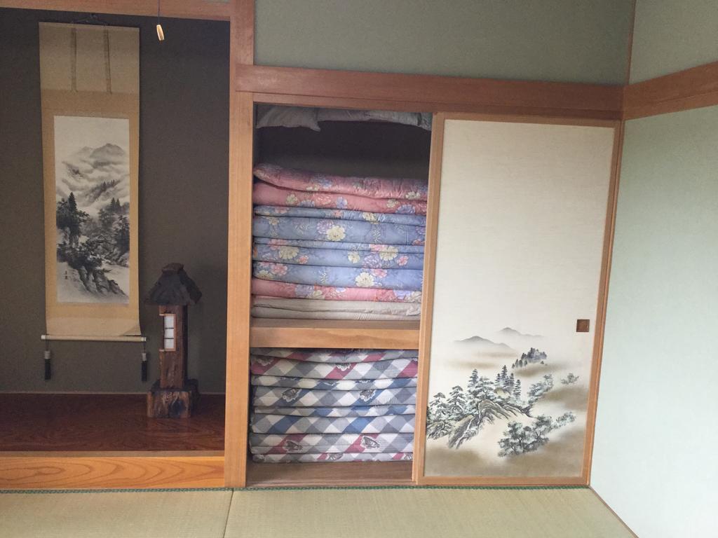 Hotel Natsumi No Sato Biei Zimmer foto