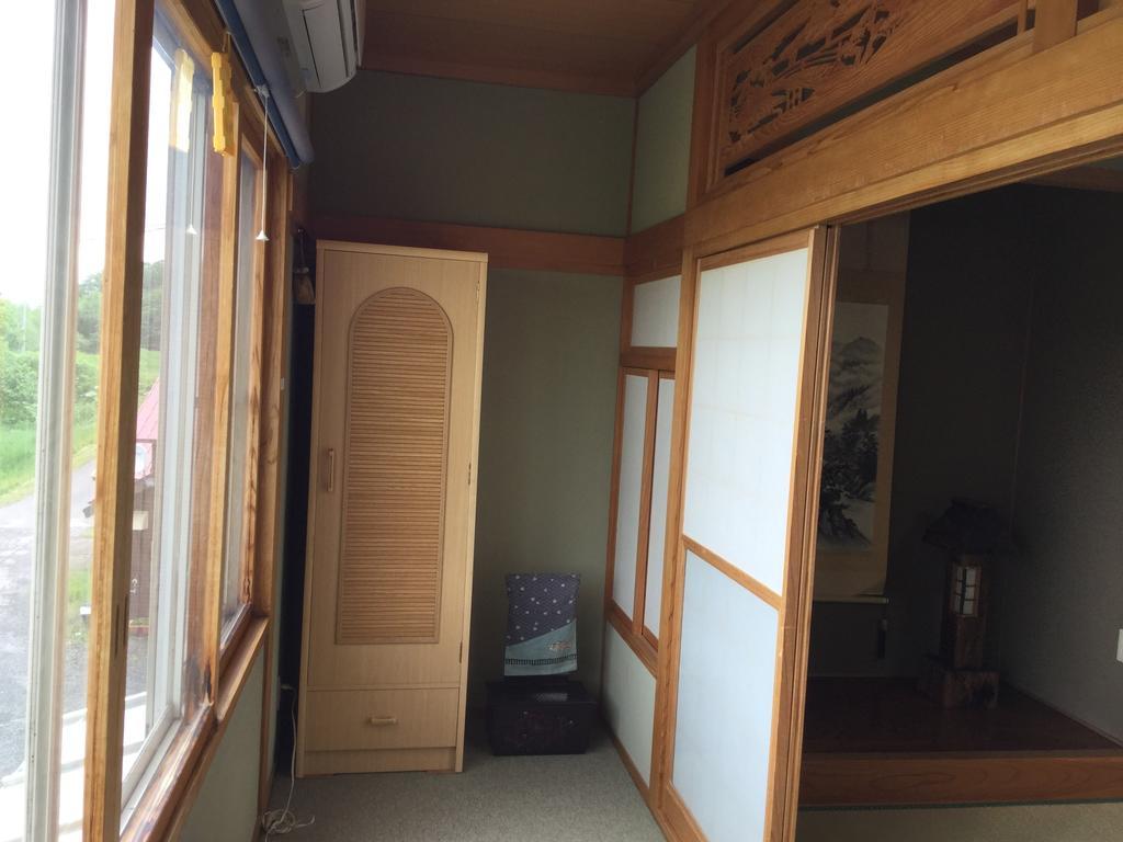 Hotel Natsumi No Sato Biei Zimmer foto