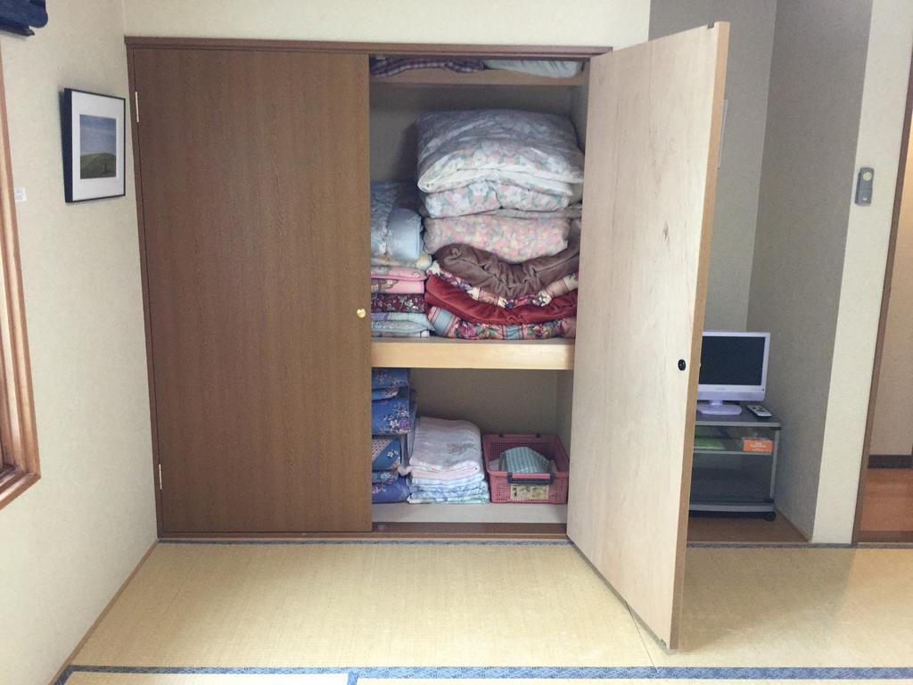 Hotel Natsumi No Sato Biei Zimmer foto